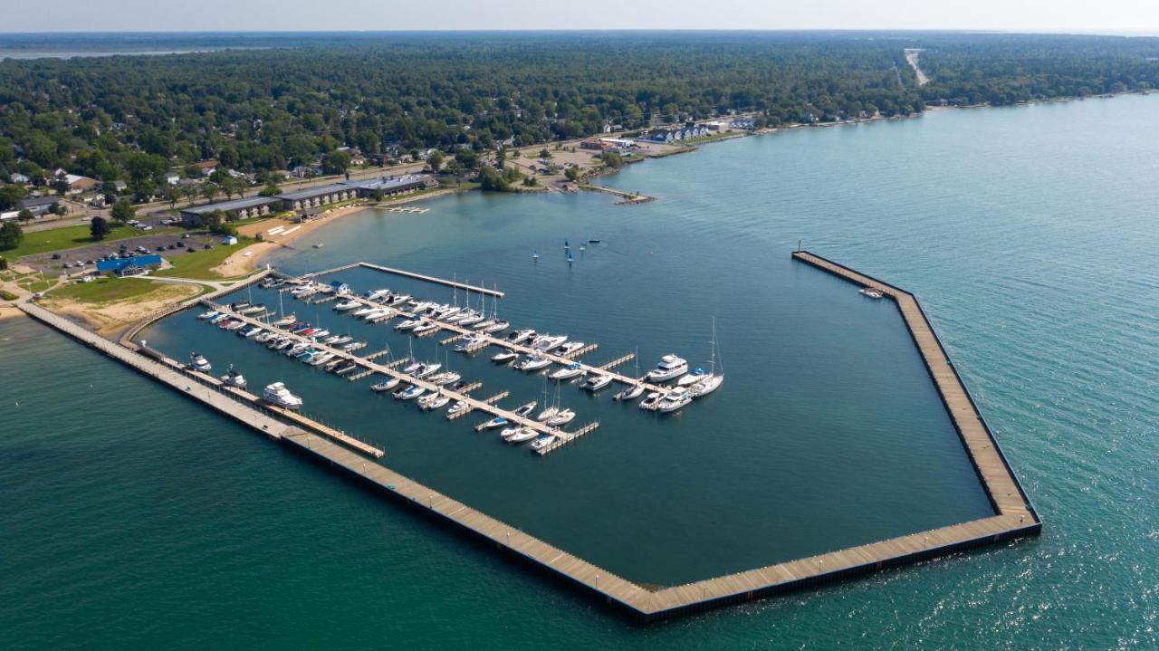 Tawas Bay Beach Resort & Conference Center East Tawas Екстер'єр фото